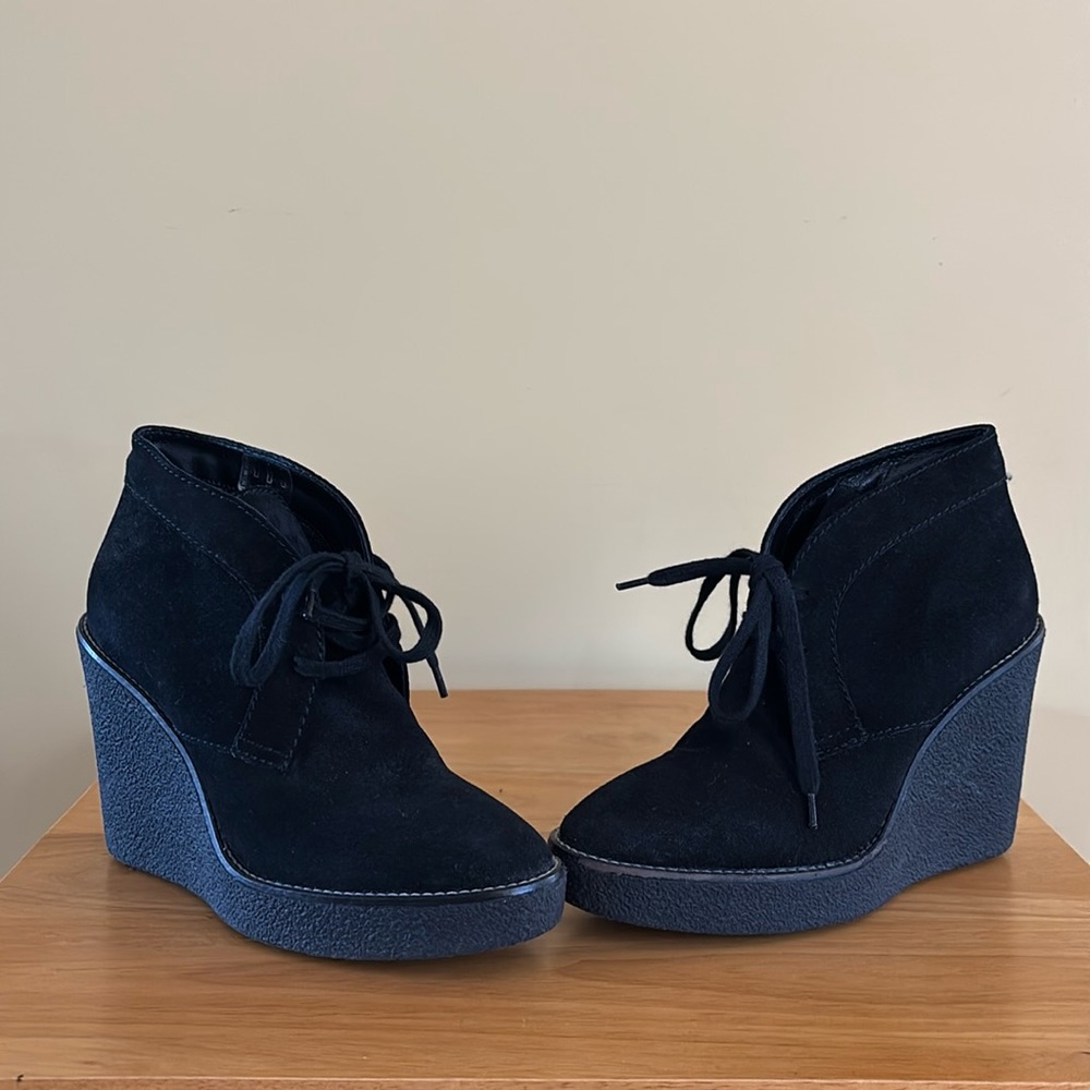 Aquatalia Vianna Suede Wedge size 5.5